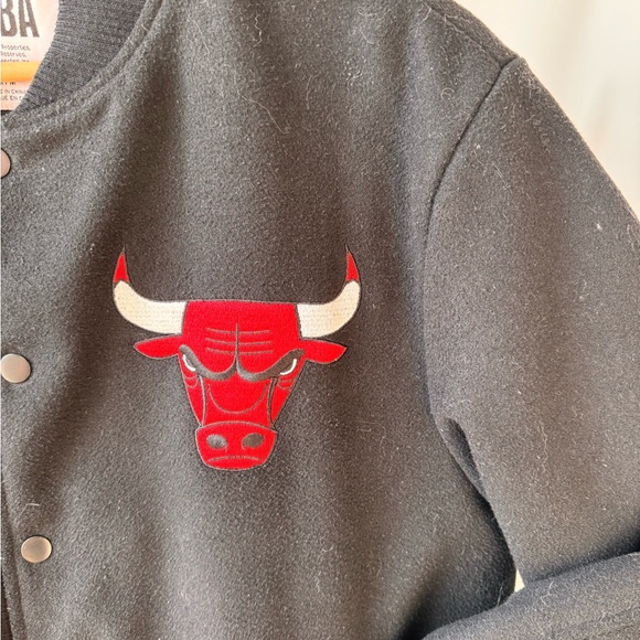 CHICAGO BULLS Varsity Jacket | Black | Men’s Medium | Vintage First Season - Picture 3 of 10